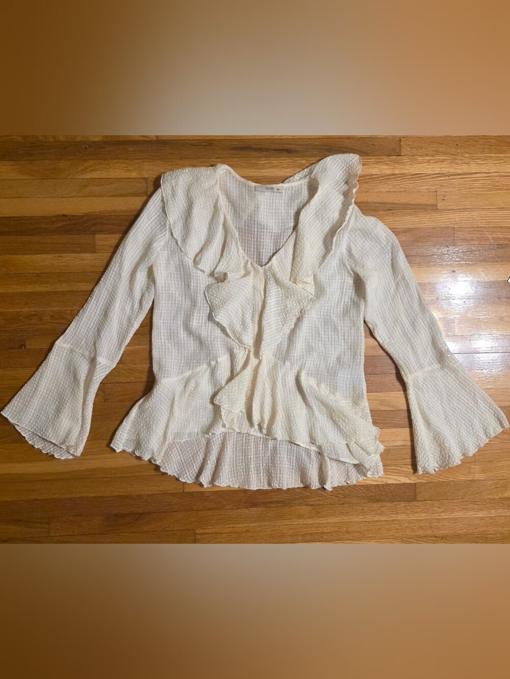Etro Size 2 Cream Silk Ruffled V-Neck Peplum Blouse With Hidden Buttons Feminine